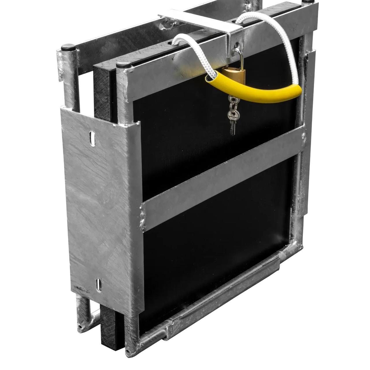 Holder for support leg plate