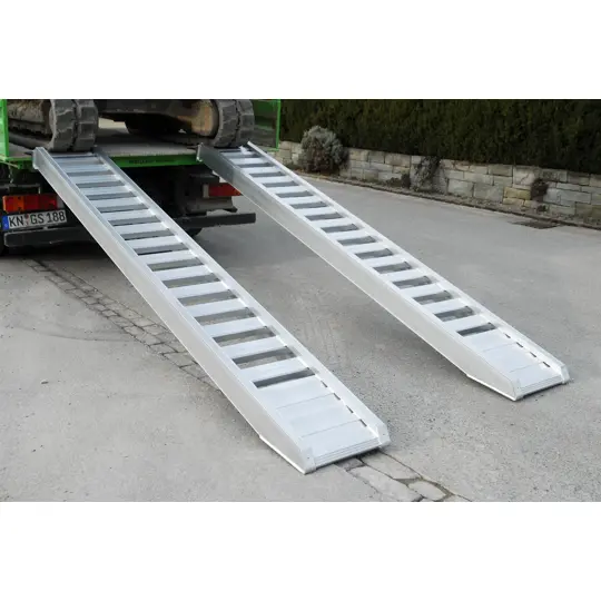 Rampes de chargement AVS 150 ajourées pour pneumatiques et chenilles caoutchouc