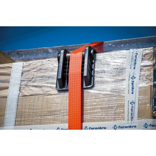 HEAVY-PROTECT: Black plastic protective corner