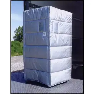 Insulating cover designed to maintain temperature for sensitive products during transport or storage. Ideal for refrigeration se